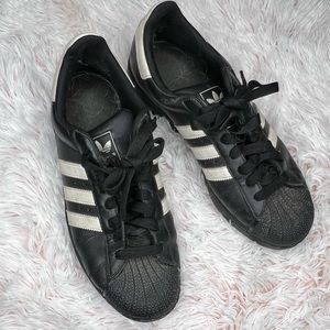 Adidas clamshells great condition men’s 9